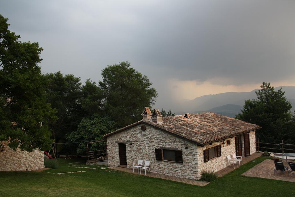Agriturismo Valdifiori Sassoferrato Bagian luar foto