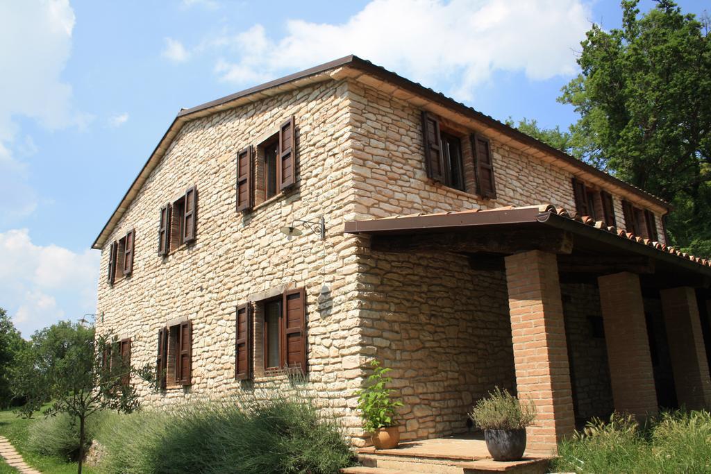 Agriturismo Valdifiori Sassoferrato Bagian luar foto