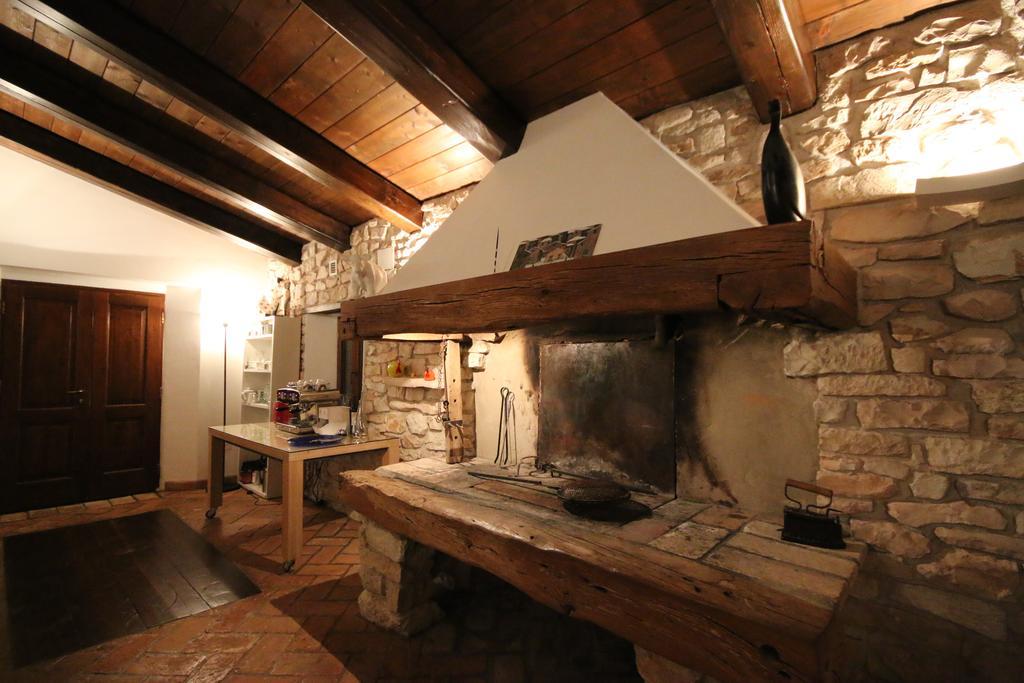 Agriturismo Valdifiori Sassoferrato Bagian luar foto